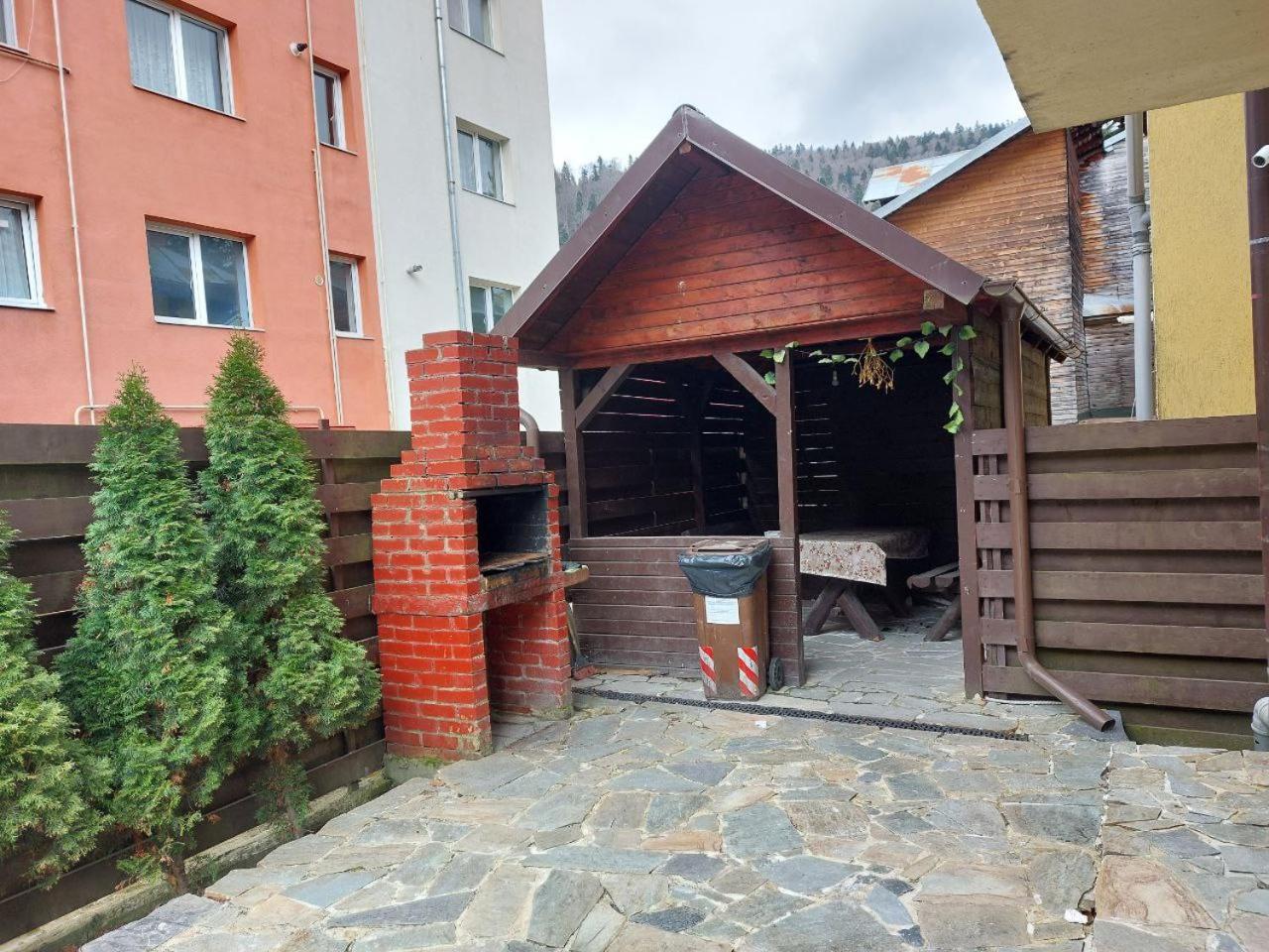 Vila Foc Alb Apartamente-부스테니 외부 사진